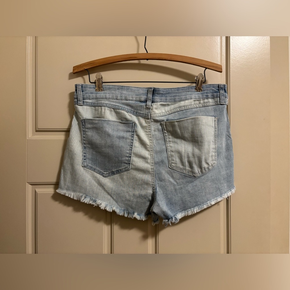 Rewash The Riley Distressed Jean Shorts - Picture 7 of 10